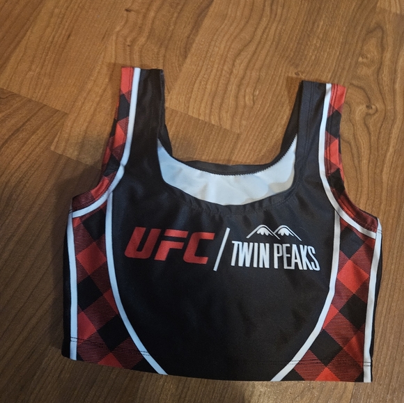 Twin Peaks Crop Top Uniform UFC Size XS - Picture 6 of 9